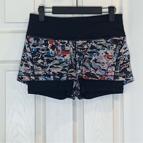 Lululemon Break Free Shorts 2.5” Culture Clash Multi Black Size 4 - Picture 1 of 10
